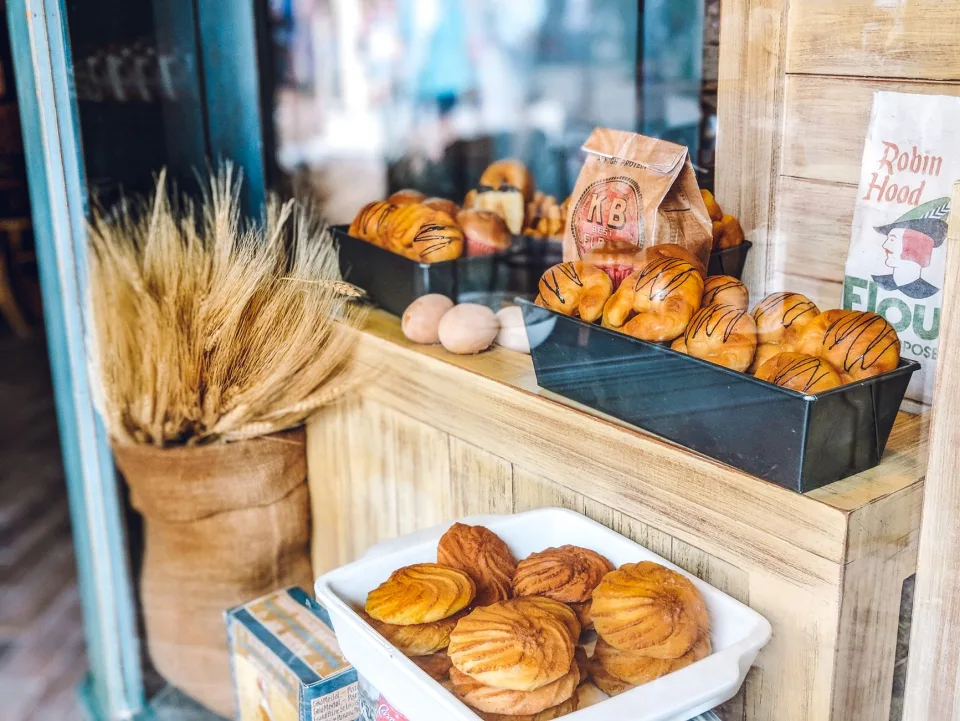 Khay bánh mới ra lò tại Nguyễn Thị Thu Ba